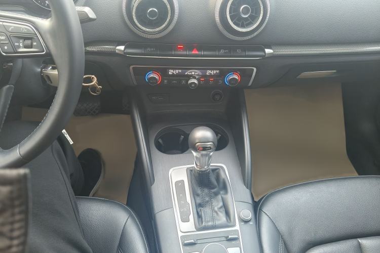 Used Audi A3 2019 Sportback 35 TFSI Style Version China V Emission Standard Gear Lever