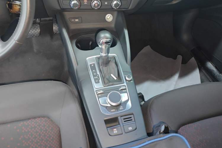 Used Audi A3 2019 Limousine 35 TFSI Ambition China V Gear Lever