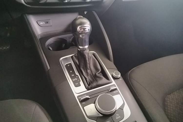 Used Audi A3 2019 Sportback 35 TFSI Ambition China VI Gear Lever