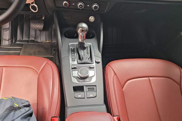Used Audi A3 2019 Limousine 35 TFSI Ambition China VI Gear Lever