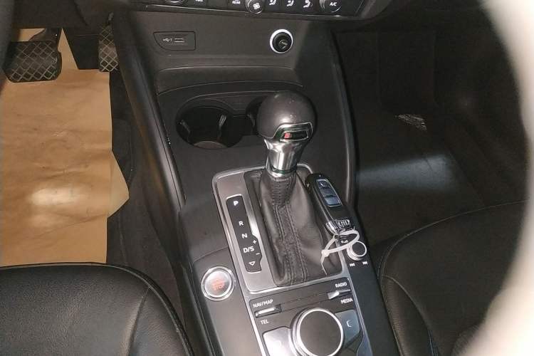 Used Audi A3 2019 Sportback 35 TFSI Fashion Edition China V Gear Lever