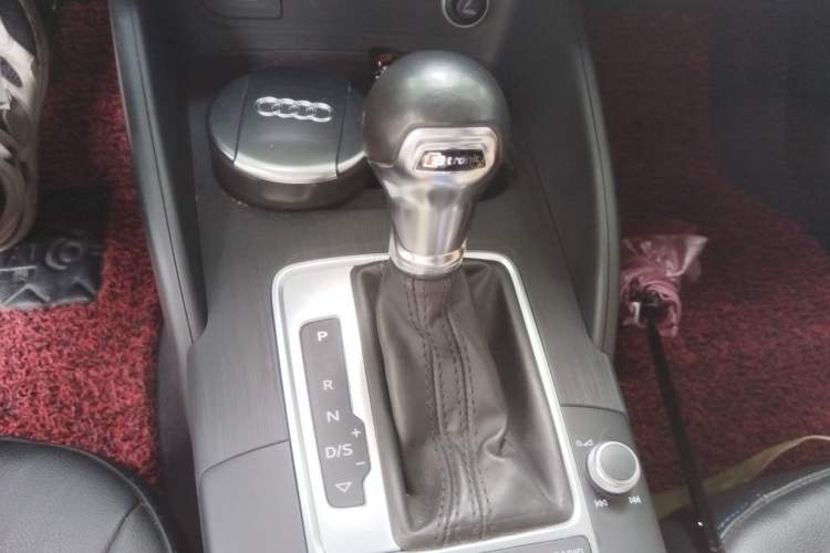 Used Audi A3 2019 Limousine 35 TFSI Fashion Edition China V standard Gear Lever