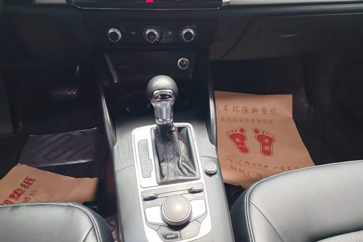 Used Audi A3 2019 Sportback 35 TFSI Ambition China VI Gear Lever