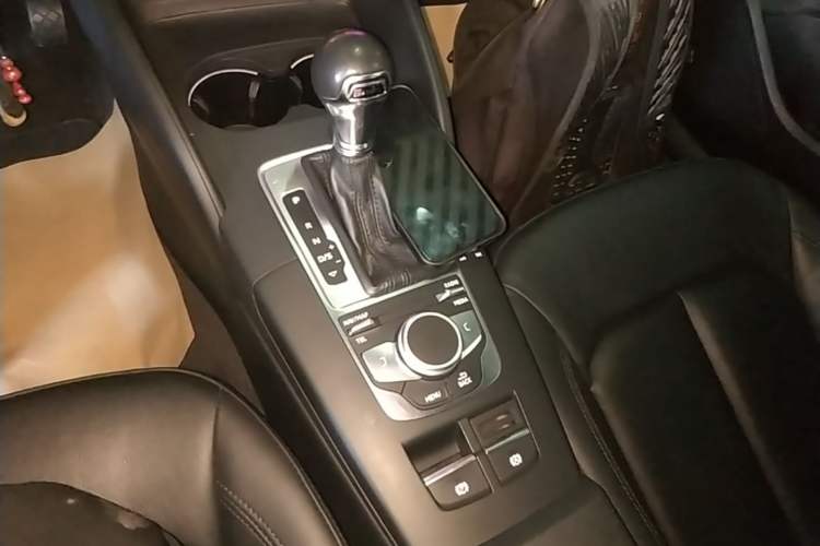 Used Audi A3 2019 Limousine 35 TFSI Style Version China V Emission Standard Gear Lever