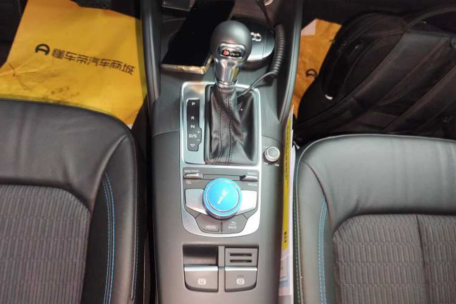Used Audi A3 2019 Limousine 35 TFSI Fashion Edition China VI Emission Standard Gear Lever