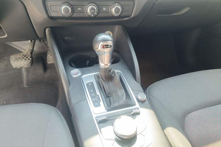 Used Audi A3 2019 Limousine 35 TFSI Ambition China VI Gear Lever
