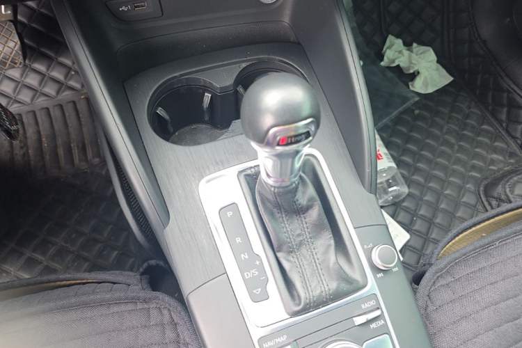 Used Audi A3 2019 Limousine 35 TFSI Fashion Edition China V standard Gear Lever