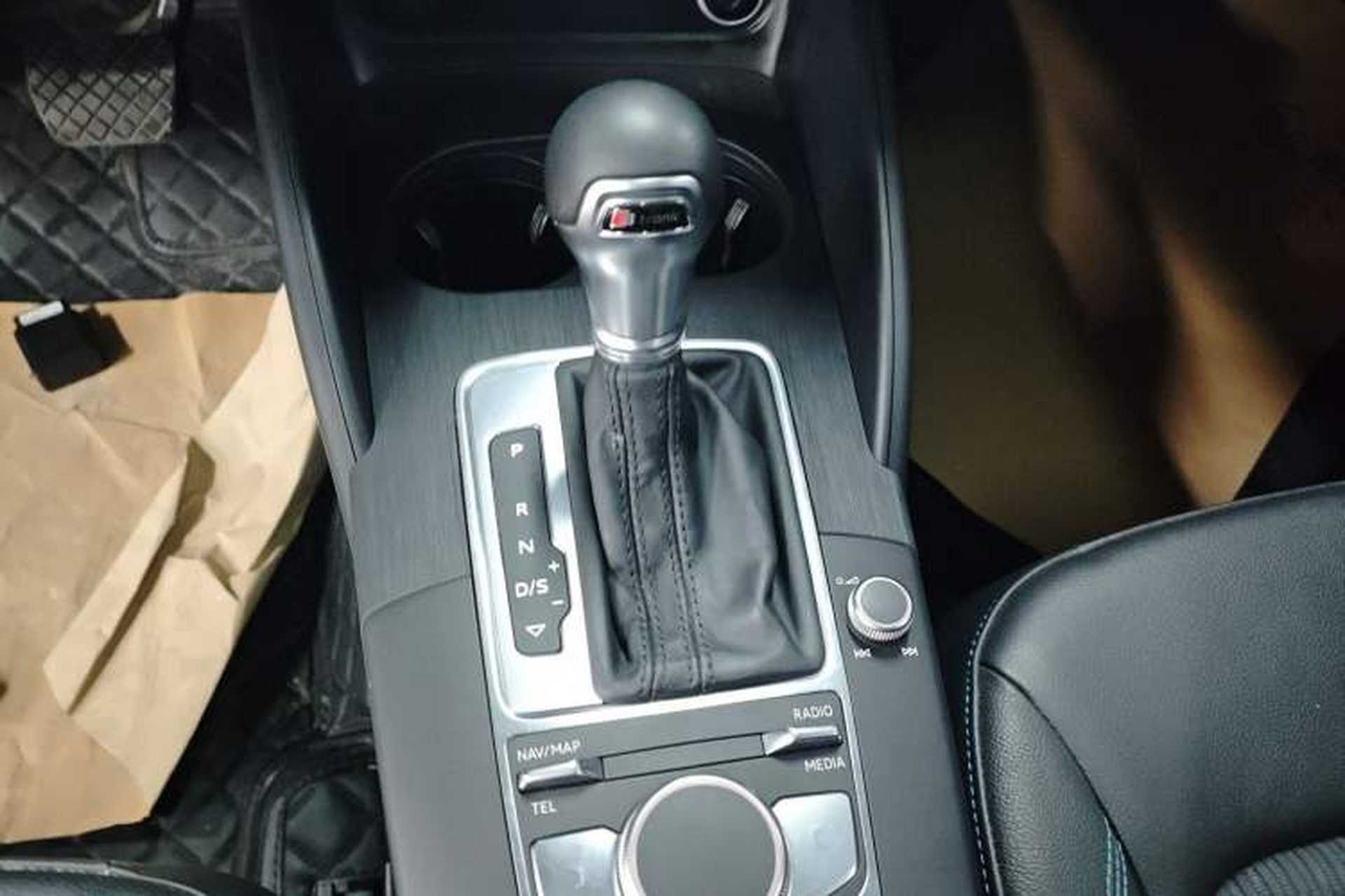 Used Audi A3 2019 Limousine 35 TFSI Fashion Edition China V standard Gear Lever