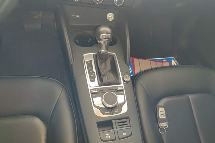 Used Audi A3 2019 Limousine 35 TFSI Ambition China V Gear Lever