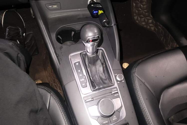 Used Audi A3 2019 Sportback 35 TFSI Ambition China VI Gear Lever