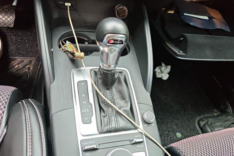 Used Audi A3 2019 Sportback 35 TFSI Sporty Version China VI Gear Lever