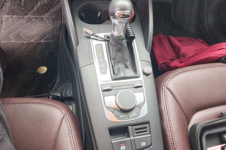 Used Audi A3 2019 Limousine 35 TFSI Ambition China VI Gear Lever