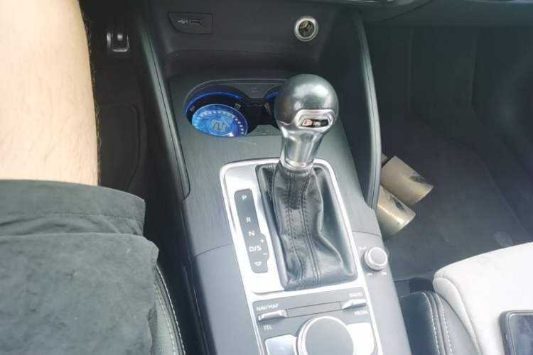 Used Audi A3 2019 Sportback 40 TFSI Sporty Model China VI Gear Lever