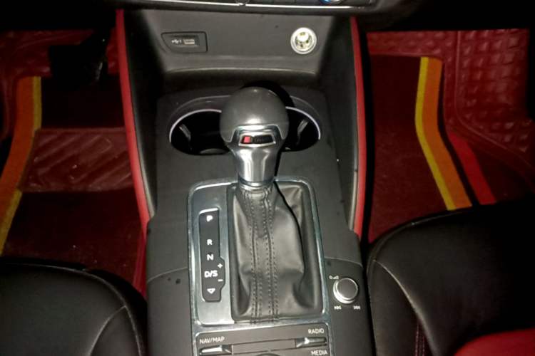 Used Audi A3 2019 Sportback 35 TFSI Style Edition China VI Emission Standard Gear Lever