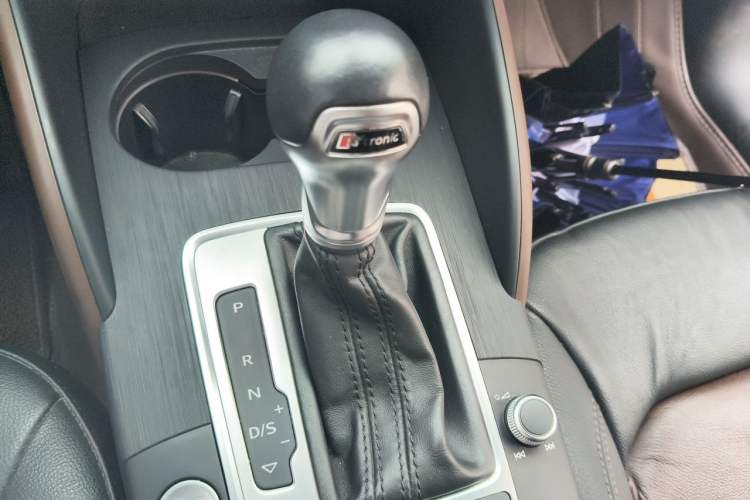 Used Audi A3 2019 Limousine 35 TFSI Style Edition China VI Emission Standard Gear Lever
