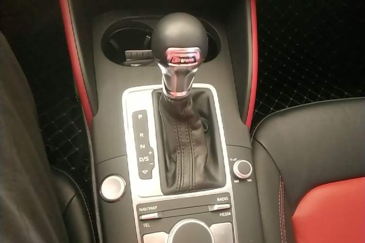 Used Audi A3 2019 Limousine 35 TFSI Style Edition China VI Emission Standard Gear Lever