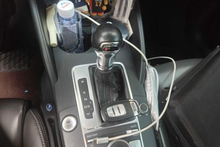 Used Audi A3 2019 Limousine 35 TFSI Style Edition China VI Emission Standard Gear Lever