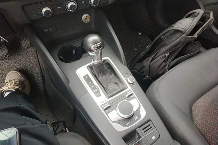 Used Audi A3 2019 Limousine 35 TFSI Ambition China VI Gear Lever