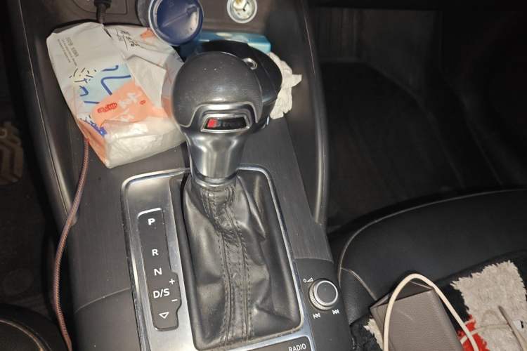 Used Audi A3 2019 Limousine 35 TFSI Style Edition China VI Emission Standard Gear Lever