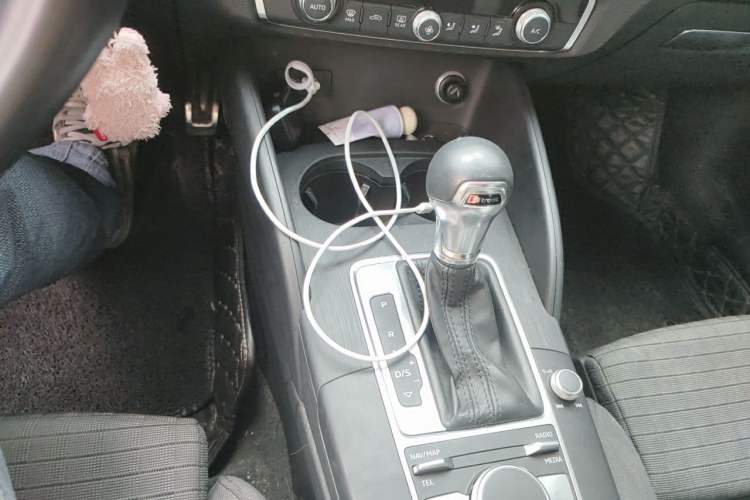 Used Audi A3 2019 Limousine 40 TFSI Sporty Version China VI Gear Lever