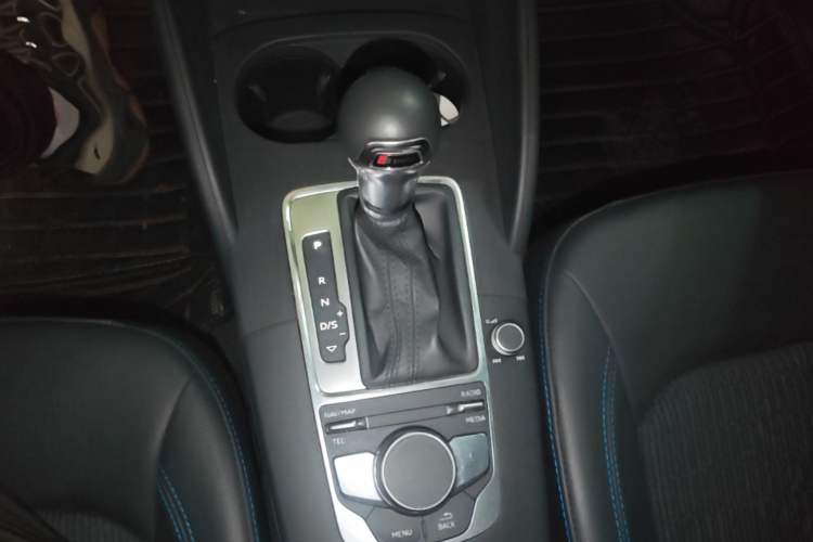 Used Audi A3 2019 Sportback 35 TFSI Fashion Edition China V Gear Lever