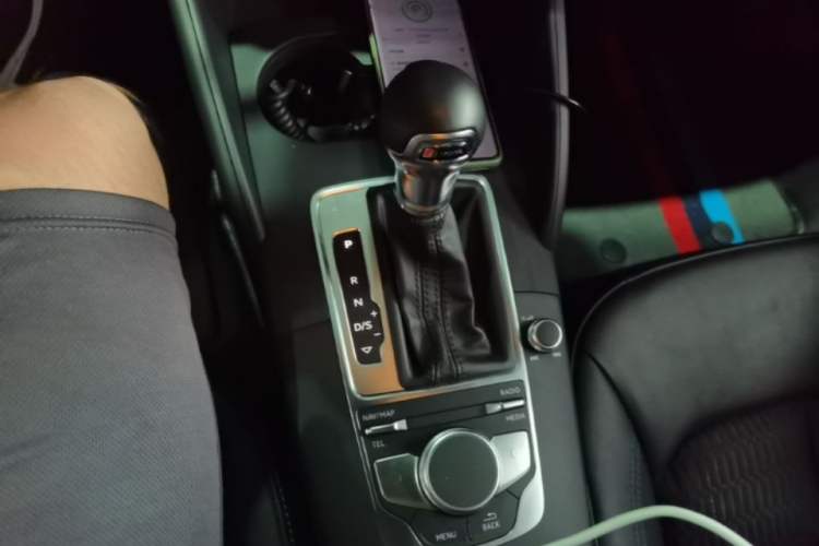 Used Audi A3 2019 Limousine 35 TFSI Fashion Edition China V standard Gear Lever