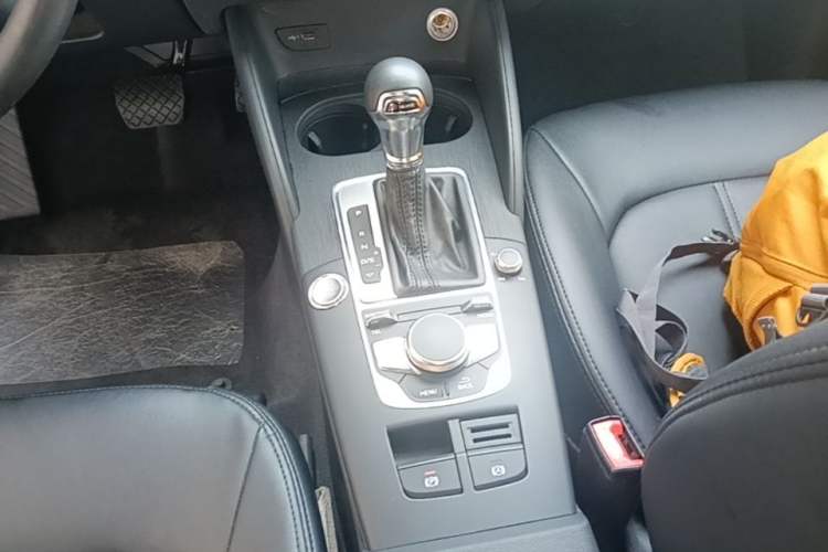 Used Audi A3 2019 Limousine 35 TFSI Ambition China V Gear Lever