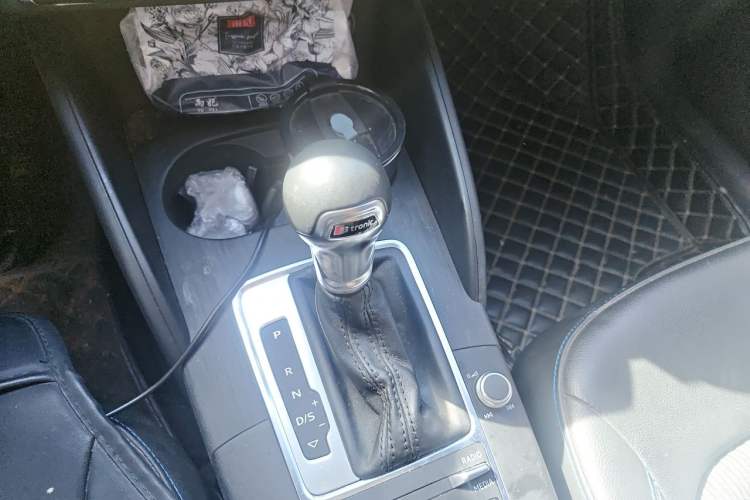 Used Audi A3 2019 Limousine 35 TFSI Fashion Edition China V standard Gear Lever