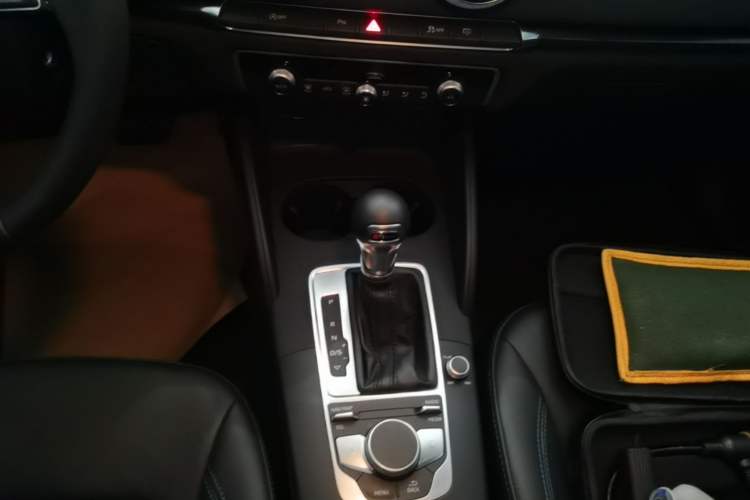 Used Audi A3 2019 Sportback 35 TFSI Fashion Edition China V Gear Lever