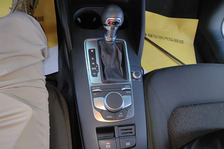 Used Audi A3 2019 Limousine 35 TFSI Ambition China VI Gear Lever