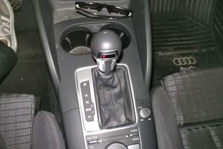Used Audi A3 2019 Limousine 35 TFSI Sporty Version China VI Gear Lever