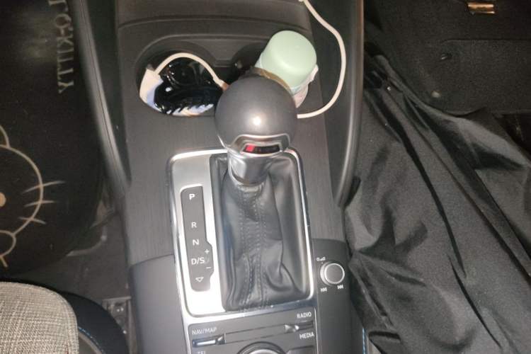 Used Audi A3 2019 Sportback 35 TFSI Fashion Edition China VI Emission Standard Gear Lever