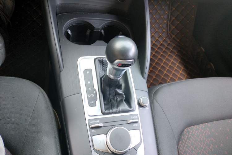 Used Audi A3 2019 Limousine 35 TFSI Ambition China V Gear Lever