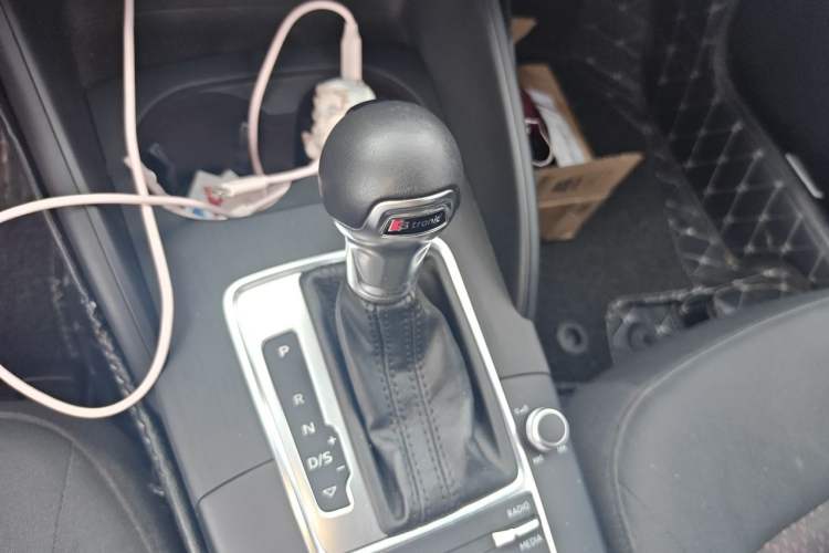 Used Audi A3 2019 Sportback 35 TFSI Ambition China VI Gear Lever