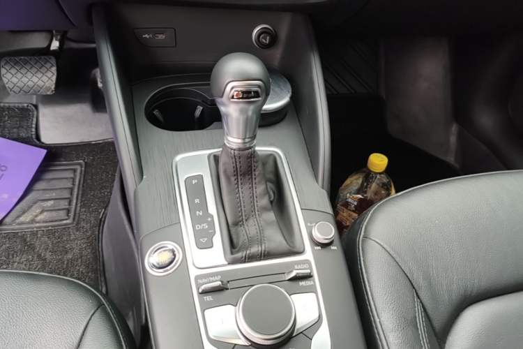 Used Audi A3 2019 Sportback 40 TFSI Style Version China V Emission Standard Gear Lever