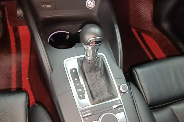 Used Audi A3 2019 Sportback 35 TFSI Sporty Version China VI Gear Lever