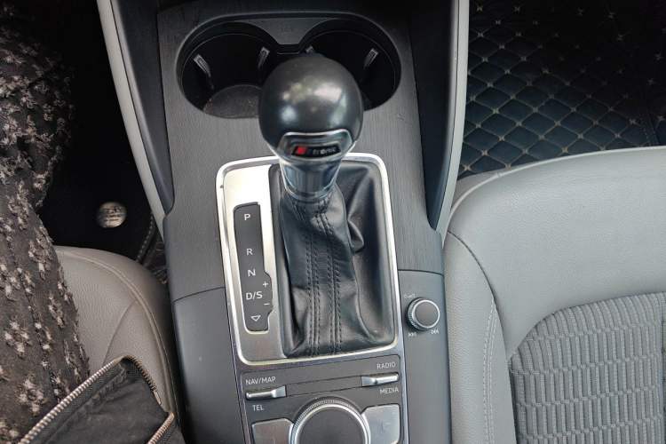 Used Audi A3 2019 Sportback 35 TFSI Fashion Edition China V Gear Lever