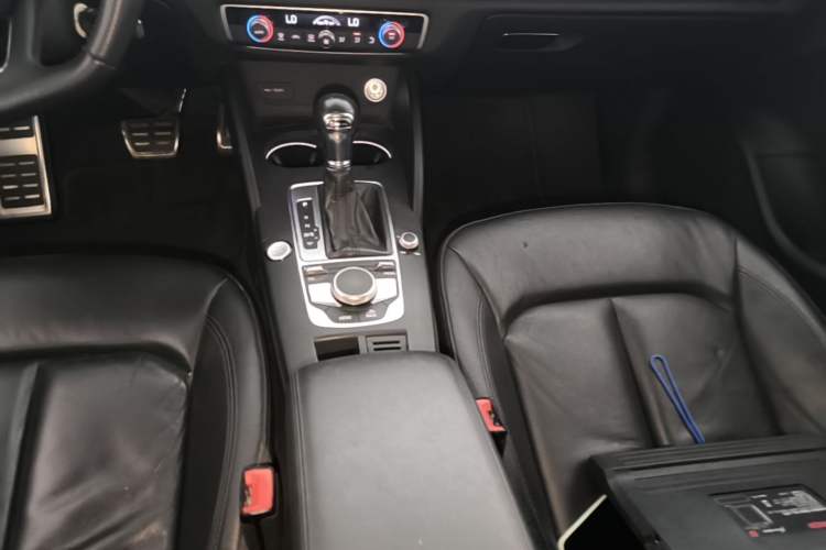 Used Audi A3 2019 Limousine 40 TFSI Style Edition China V Emission Standard Gear Lever