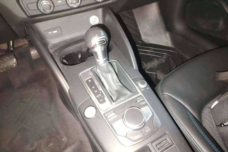 Used Audi A3 2019 Sportback 35 TFSI Fashion Edition China V Gear Lever