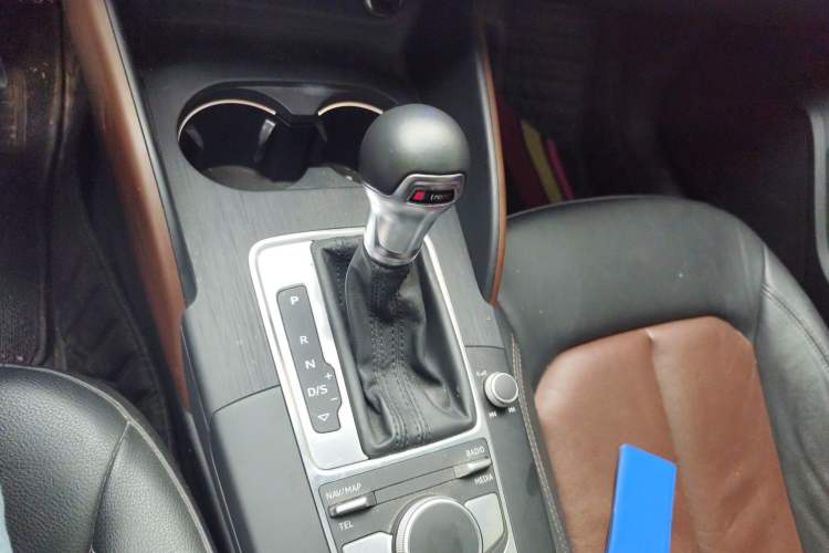 Used Audi A3 2019 Sportback 35 TFSI Style Edition China VI Emission Standard Gear Lever