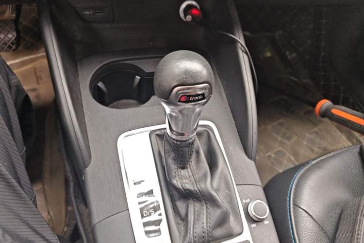 Used Audi A3 2019 Limousine 35 TFSI Fashion Edition China V standard Gear Lever