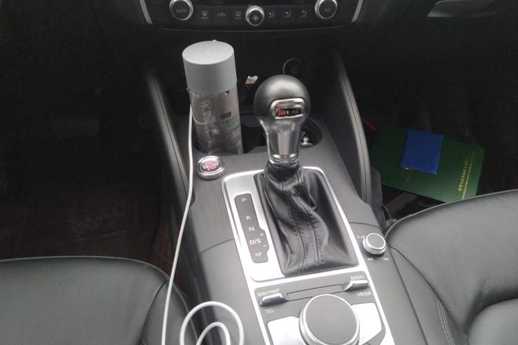 Used Audi A3 2019 Limousine 35 TFSI Style Version China V Emission Standard Gear Lever