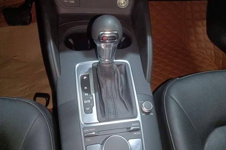 Used Audi A3 2019 Sportback 35 TFSI Ambition China VI Gear Lever