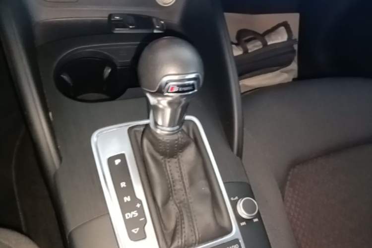 Used Audi A3 2019 Limousine 35 TFSI Ambition China V Gear Lever