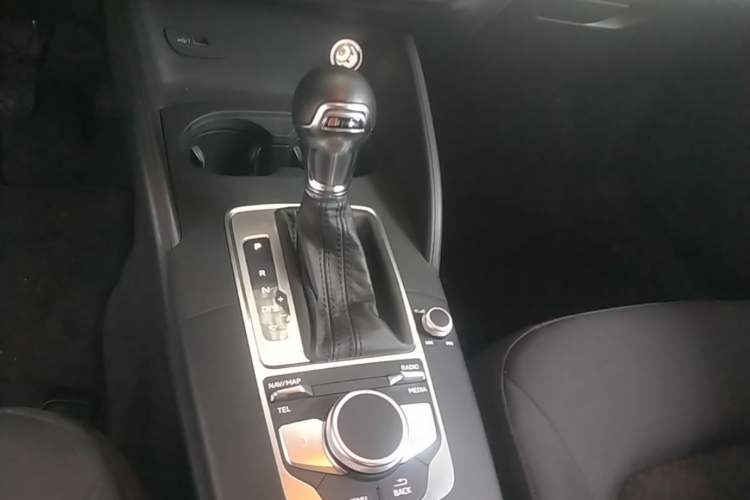 Used Audi A3 2019 Sportback 35 TFSI Ambition China VI Gear Lever