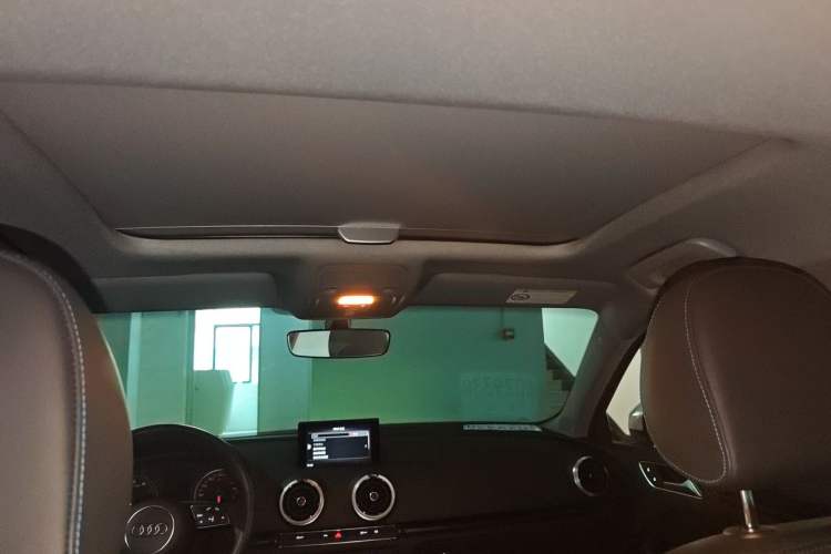 Used Audi A3 2019 Sportback 35 TFSI Fashion Edition China VI Emission Standard Headliner