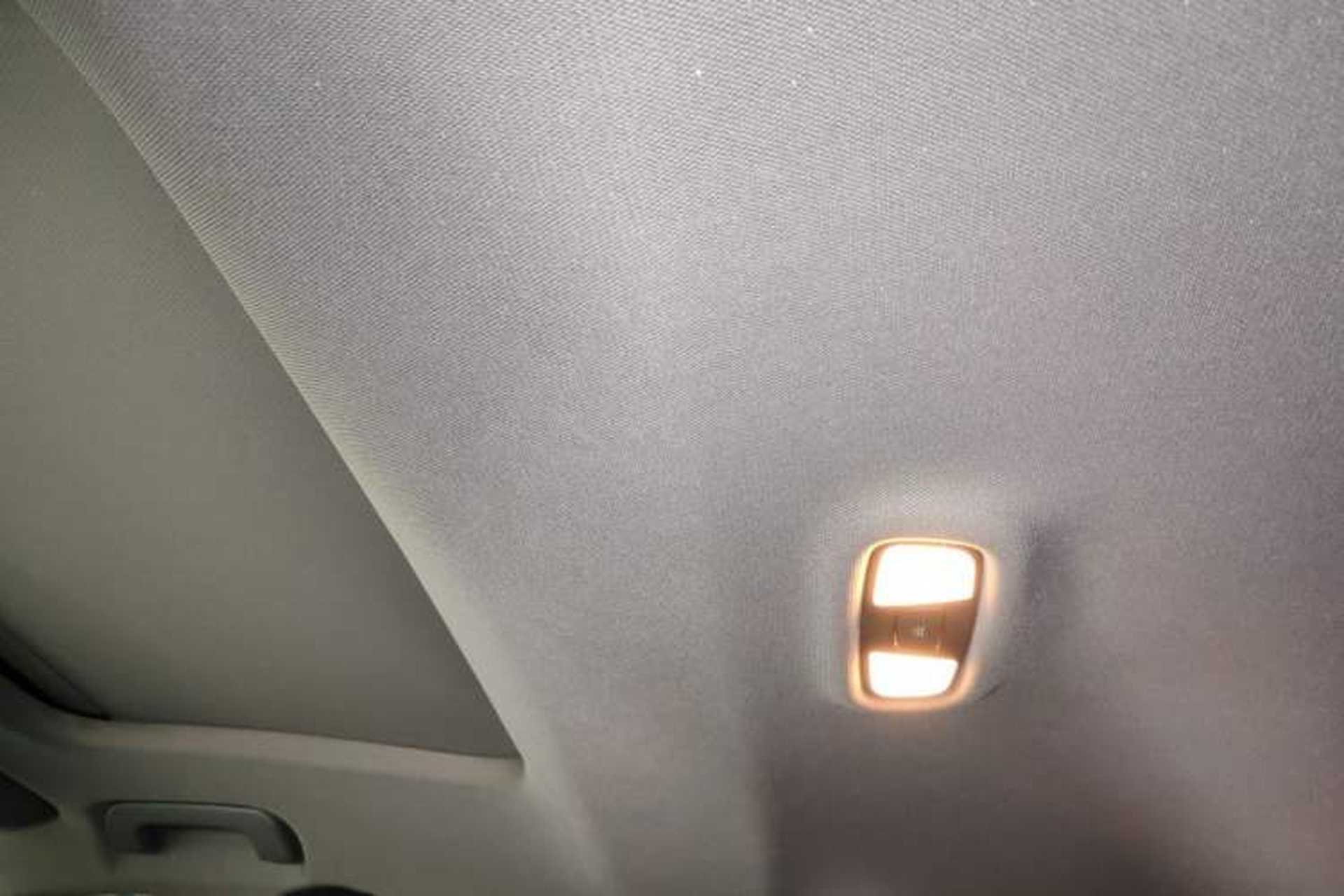 Used Audi A3 2019 Limousine 35 TFSI Fashion Edition China VI Emission Standard Headliner