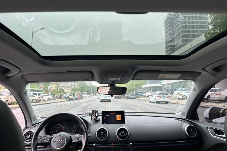 Used Audi A3 2019 Limousine 35 TFSI Fashion Edition China VI Emission Standard Headliner