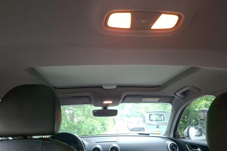 Used Audi A3 2019 Limousine 35 TFSI Fashion Edition China VI Emission Standard Headliner