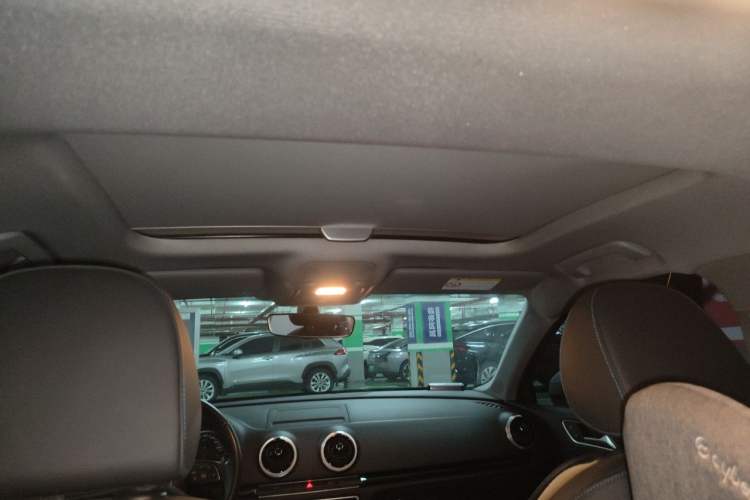 Used Audi A3 2019 Limousine 35 TFSI Fashion Edition China V standard Headliner